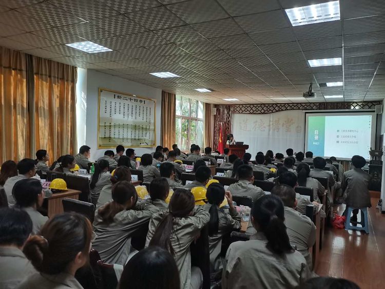 1627269956156432 1627269956156432