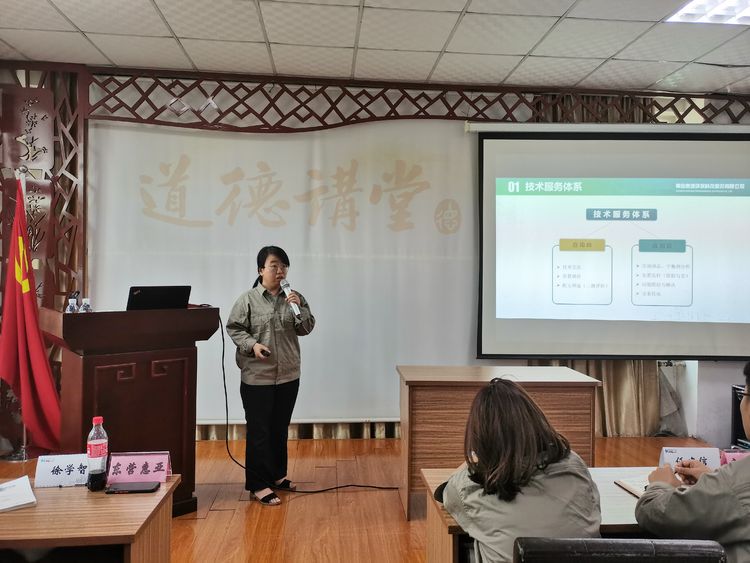 1627269956578561 1627269956578561